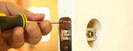 Affordable Locksmith Services Valrico, FL 813-345-4192 - 24-hour-lock-key-01